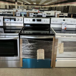 Whirlpool 30" Electric Range – Frozen Bake Tech – Scratch & Dent