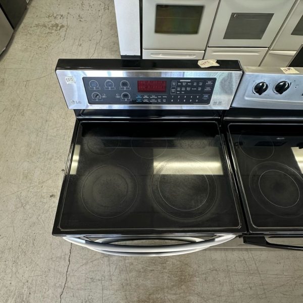 LG 30" Electric Double Oven Range – 6.7 Cu.Ft Capacity – EasyClean System - Image 2