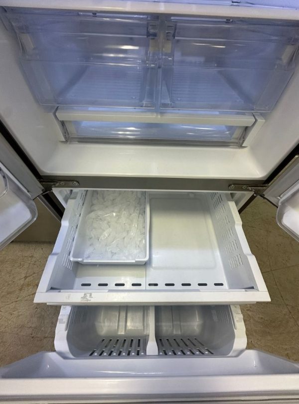 Samsung 30" French Door Refrigerator – Ice Maker – Stainless Steel - Image 4